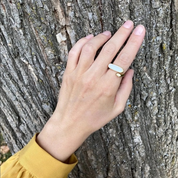 Anthropologie asymmetrical mother of pearl ring - Picture 3 of 3